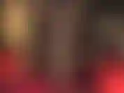 La padrona vivian mi concede la vista perfetta dei suoi bellissimi piedi, delle sue lunghe gambe snelle, fino al suo fantastico sedere rotondo. Inginocchiati e ammira la vista a strati dei collant.