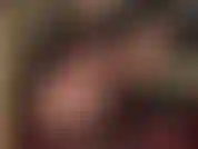 Che nutre la tua dipendenza... Che viene ad adorare i miei piedi e le mie gambe in collant marroni lucidi.