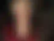 Ami entrambi, un grosso cazzo che ti scivola in gola e il mio culo sulla tua faccia. Qui puoi avere tutto. Ti accarezzo il cazzo proprio sulla faccia.