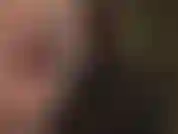 La padrona infila delle calze nere di seta sulle sue mani per stuzzicarti, strofinandole su tutto il tuo ano. Vediamo quante dita riesco a infilare...