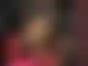 Con décolleté in pelle penzolanti e bellissime gambe rivestite in nylon. Adoro le scarpe, i tacchi alti e il feticismo dei piedi.