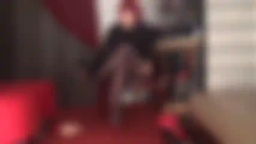 Preparati a indossare i miei calzini: puoi annusarli, puoi baciarli, puoi leccarli, ma non puoi venire.