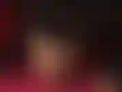 Faccio un lavoro con i tacchi a spillo rossi: tacchi d'acciaio pericolosamente affilati che mi sfiorano il cazzo duro e mi calpestano i testicoli.