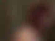 Una mistress in lattice feroce e bollente con frustino.