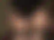 Mmm la padrona vivian mi stuzzica con il suo perfetto sedere rotondo in collant e calze a strati e una sexy tuta nera.