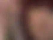 Faccio una sega con un dildo non circonciso, con guanti e mani nude.