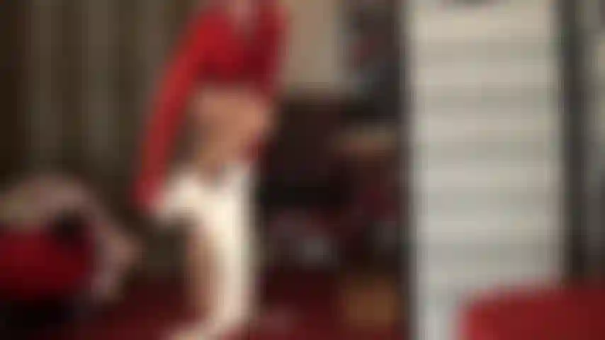 Calpesto il cazzo, tortura il glande in collant color carne: il tuo cazzo da schiavo ha un disperato bisogno dell'attenzione dei piedi e delle cosce in collant della padrona...