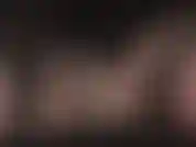 Che accarezza uno dei miei cazzi, un gustoso dildo bianco non circonciso, tra le mie cosce, indossando calze e giarrettiere vintage.