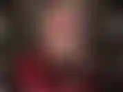 L'amante delle gambe è sedotta da una lenta, sexy e sensuale presa in giro delle meravigliose gambe incrociate in collant e dei graziosi piedi in nylon della padrona.