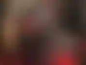 Adoro i pantaloncini di raso nero, così attillati e lucidi, perfetti sulle curve fantastiche della mia padrona.