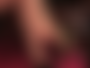 Collant, tacchi alti penzolanti, giochi con le scarpe, feticismo dei piedi, feticismo delle gambe incrociate - stuzzicata dal sexy penzolare della padrona vivian, l'alluce che a malapena si aggrappa alla scarpa prima di stuzzicare il tuo cazzo dolorante.