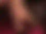 Collant, tacchi alti penzolanti, giochi con le scarpe, feticismo dei piedi, feticismo delle gambe incrociate - stuzzicata dal sexy penzolare della padrona vivian, l'alluce che a malapena si aggrappa alla scarpa prima di stuzzicare il tuo cazzo dolorante.