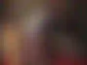 Adoro il corpo: la mia padrona mi stuzzica con le sue curve indossando un sexy abito attillato e quello che c'è sotto, una giarrettiera a 12 cinghie e calze con le cuciture.