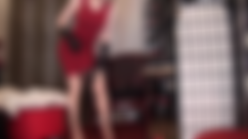 Trevor è il nome del più grande cazzo nero di mistress vivian. È dovere di una troia femminuccia compiacere trevor e mistress vivian in qualsiasi modo desideri. So che farai del tuo meglio per succhiare questo grosso cazzo nero per raggiungere la sua gustosa sborra.