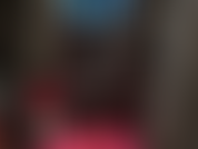 Calze sexy in lattice nero abbinate a stivali rossi alti fino alla caviglia con plateau. Super hot!