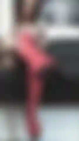 Calze di nylon, piedi, gambe | e tette stuzzicano.