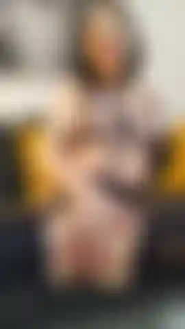 Collant in spandex senza cavallo e imbracatura in pelle stuzzicata.