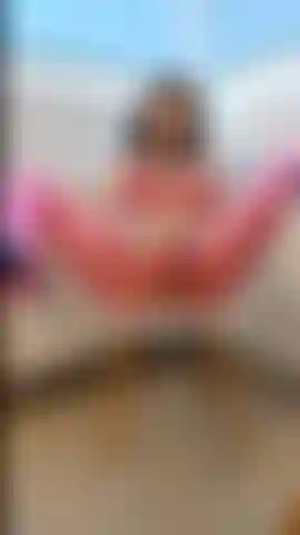 Squirt di dildo collant senza cavallo.