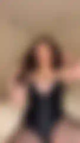 Tu veux voir  quoi je ressemble en body ? a peut te chauffer pour un bon live avec moi