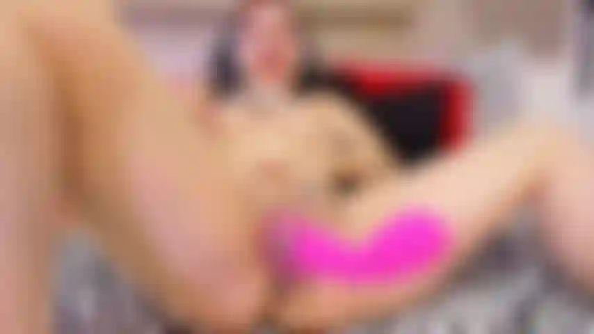 Ho un giocattolo che mi succhia la figa.