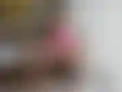 Una signora che squirta in hotel. Gioco con la figa che squirta calda.