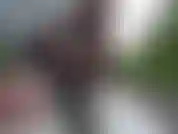 Fregami, spezzami i collant. Feticista dei piedi e spettacolo di fica pubblica all'aperto.