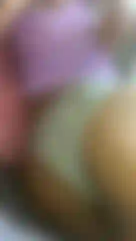 Mordi il mio culo rotondo.