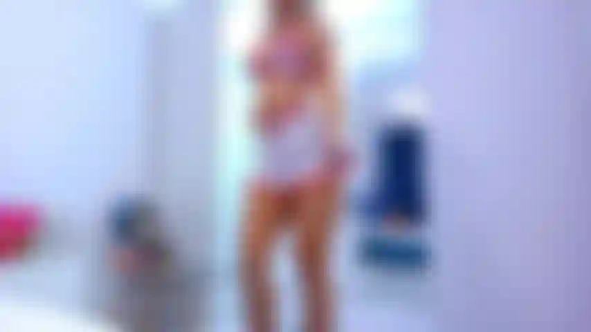 Infermiera mostra xxx #pompino #figa #anale grosso dildo.