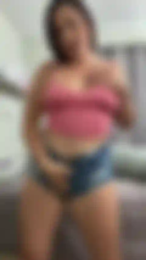 Dolce e troia morgan si spoglia dai suoi duchi margherita e si strofina la figa bagnata!