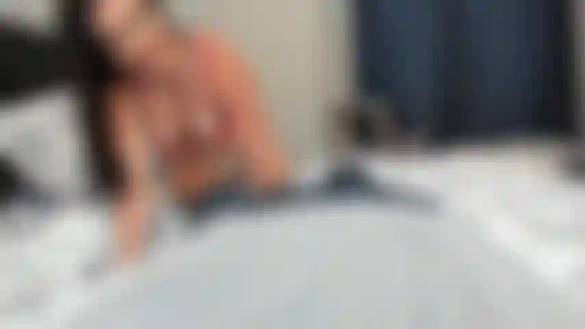 ** Esperienza da amica ** chiamo il tuo capo con il tuo cazzo in bocca per farti uscire dal lavoro! Pov!