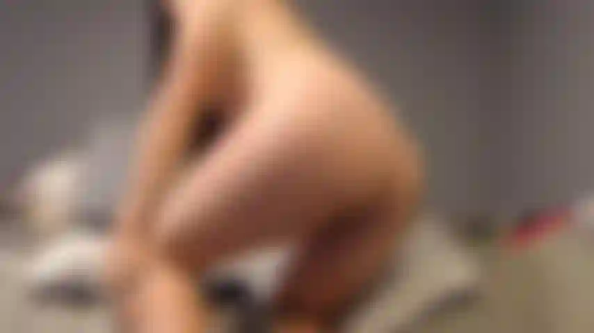 Spettacolo d'oro divertente! Oil, dildo riding, butt plug e dp!!