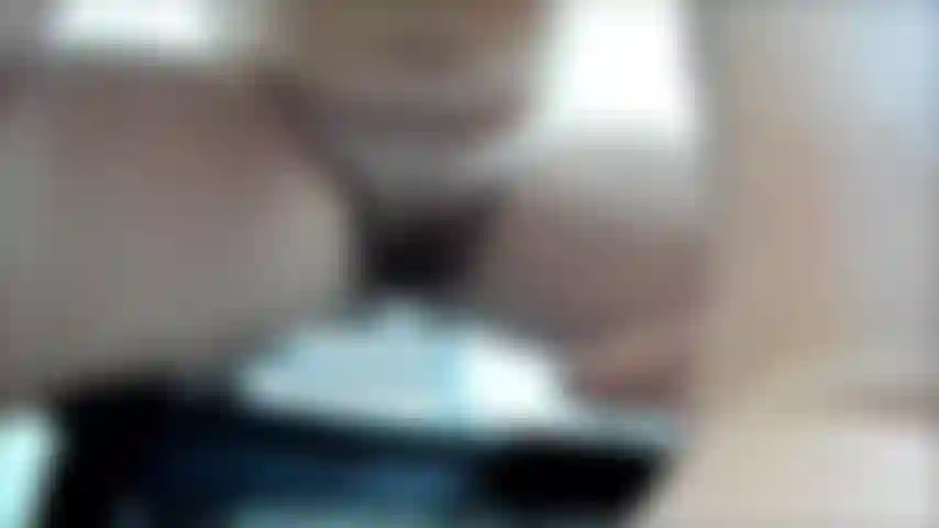 Squirto sulla mia macchina del sesso e la succhio! * Da vicino*.