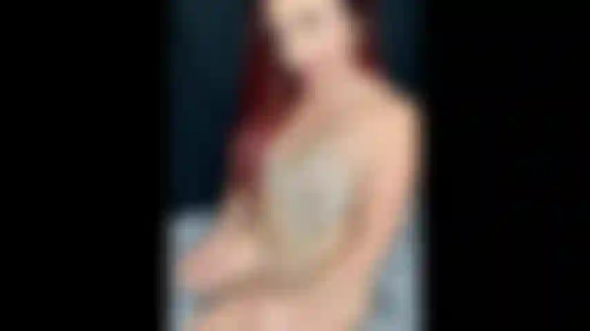 Set di foto/slideshow di gennaio 2022! Modellando la mia lingerie di strass abbinata a sexy tacchi neri con cinturino! Buon anno!