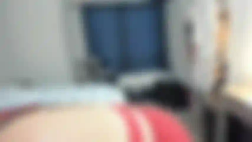 Gioco di ruolo sph & cuck! La telecamera nascosta riprende la moglie che fa vergognare il cazzo del marito e tradisce / tradisce con un uomo migliore!