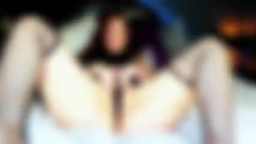 Morgan, la regina degli schizzi! Scopo la fica e squirto. Squirto tantissimo!!