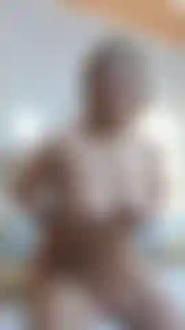 Voglio cavalcare il tuo cazzo così.