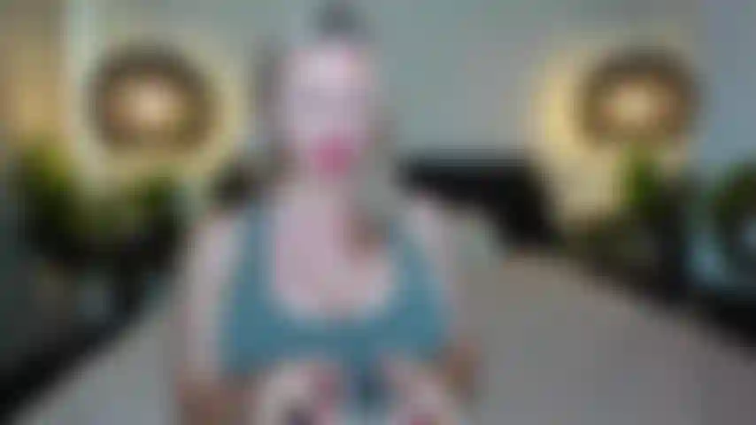 Cards joi. Carta nera: erogazione piacevole e lenta, rossa: piacevole e veloce. Asso- un colpo, re- 20, donna- decido io, jack- 10 colpi. Joker, in topless e con un culo sfolgorante. La fine del mazzo è il permesso di venire.