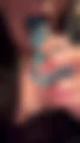 Arrapata a succhiarlo e a farselo infilare dentro.