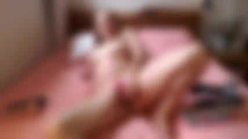 19. Dominare la milf ti fa mangiare la mia figa, poi la torta alla crema.