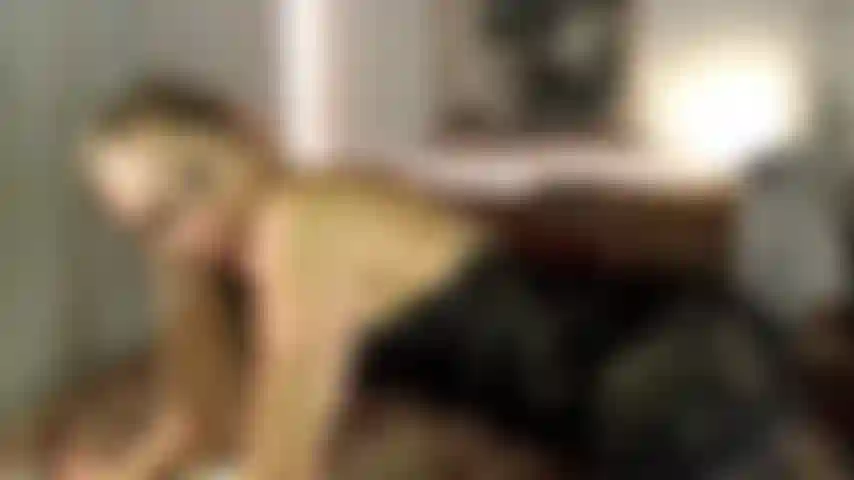 57. Quando prendi un caldo puma in hotel.