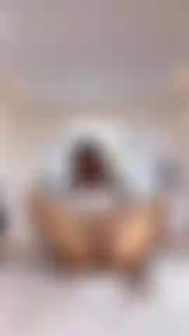 Su questo tavolo puoi fare tante cose.