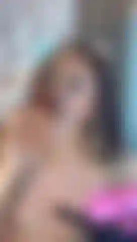 Faccio un pompino profondo con molta saliva.