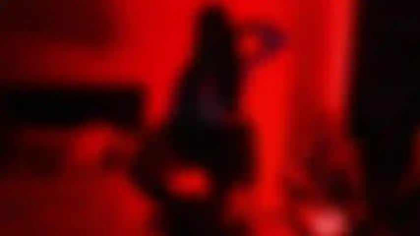 Il mio corpo si lascia trasportare dalla musica per te in una danza sensuale.