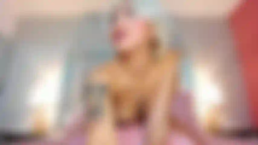 Guardami mentre mi metto su un cuscino e penso in te.