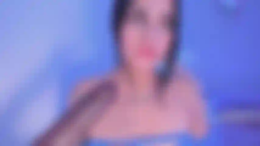 Sperma in faccia e pompino.