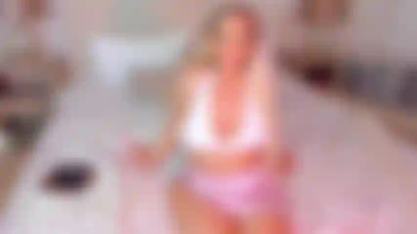 Una dura giornata di lavoro e un gioco di ruolo: succhia, cavalca, missionaria.