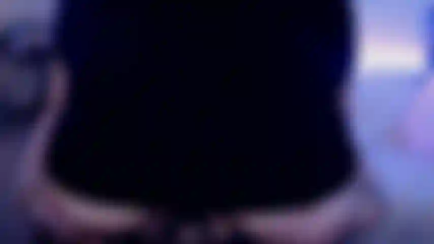 Homewrecker oils her tits