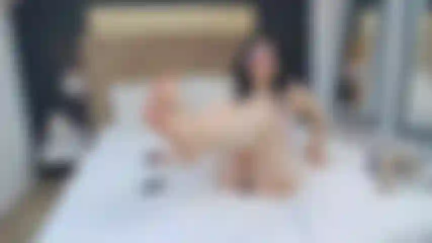 Quanto vuoi i miei piedi nudi nella tua bocca?