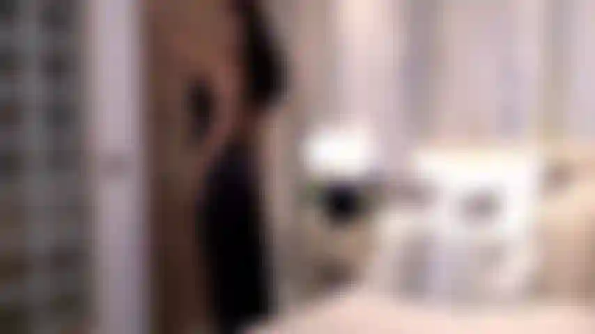 Seduzione satinata e stuzzicante, ti ricopro completamente della mia sensualità sensuale.