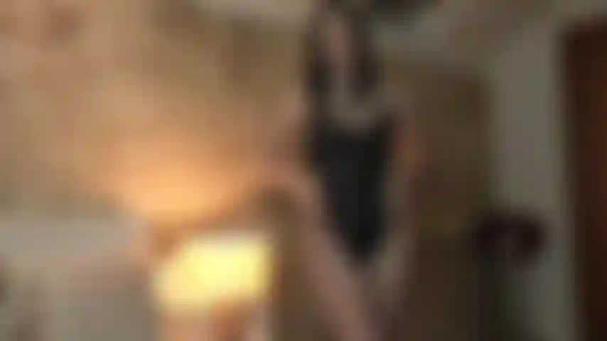Non c'è scampo per te, la dea ti userà come il suo sex toy finché non raggiungerà il piacere totale.